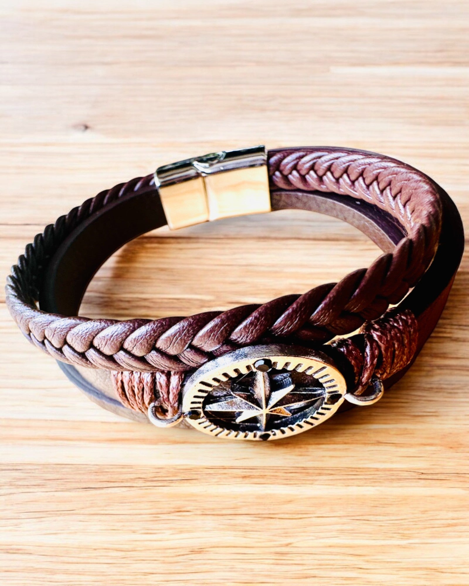 Bracciale "Compass Adventure" - possibilità di personalizzazione con incisione per un regalo, 2 varianti di colore tra cui scegliere