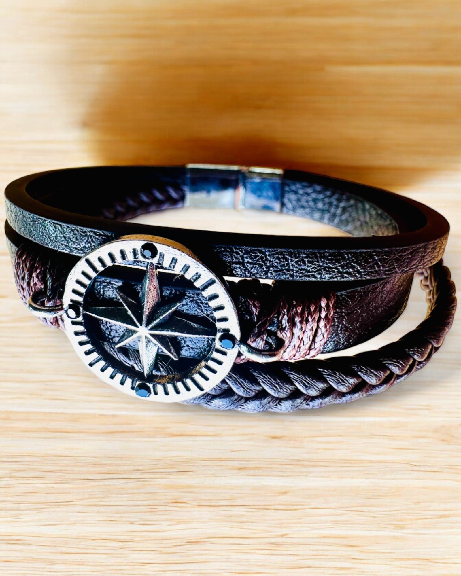 Bracciale "Compass Adventure" - possibilità di personalizzazione con incisione per un regalo, 2 varianti di colore tra cui scegliere