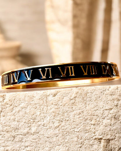 Bracciale "Tempo di Eleganza" - colore oro Acciaio Inossidabile con Numeri Romani, possibilità di personalizzazione con incisione