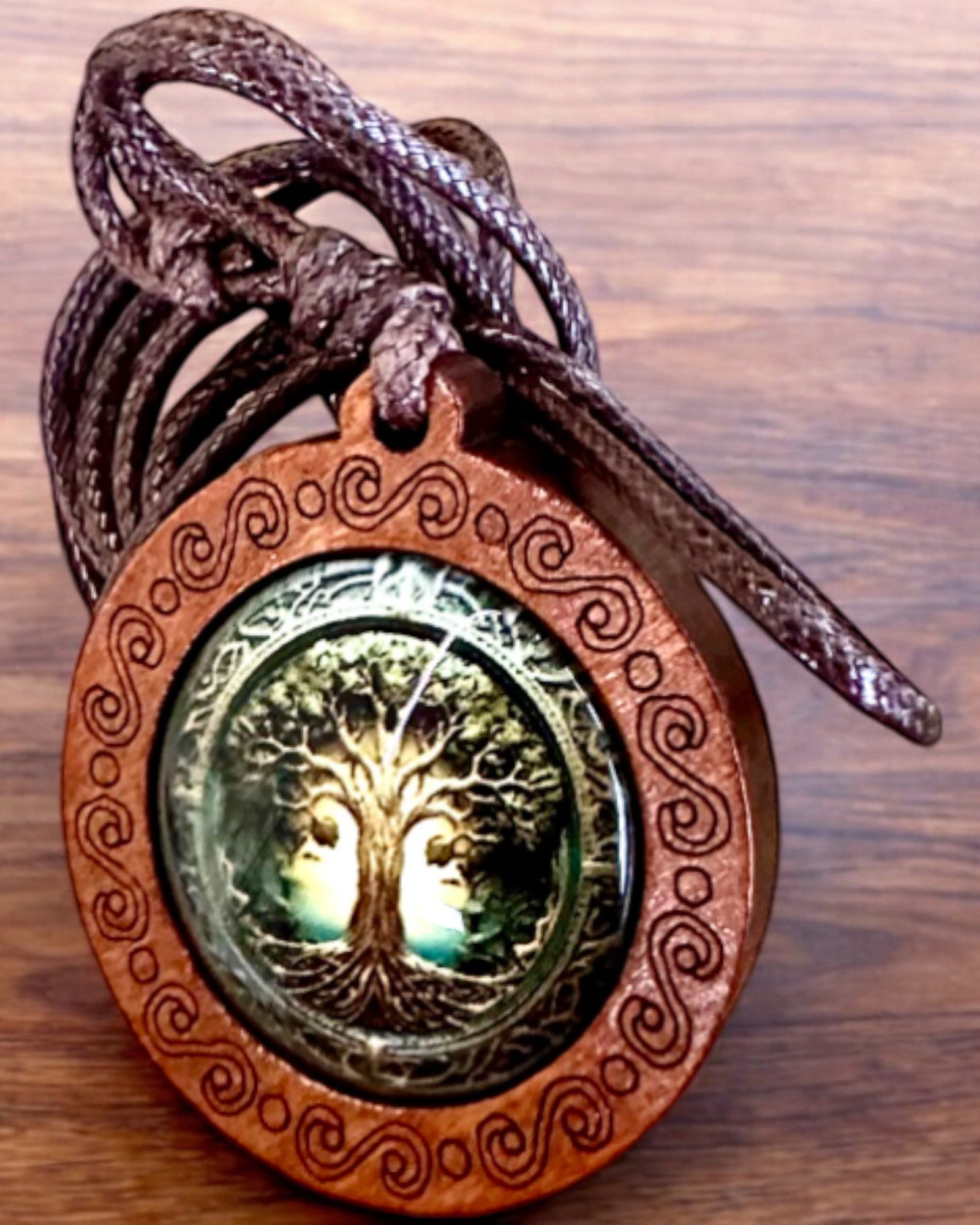 Amuleto della Vita "Albero degli Antenati" - Collana Fatta a Mano in Legno e Vetro, possibilità di personalizzazione con incisione per un regalo