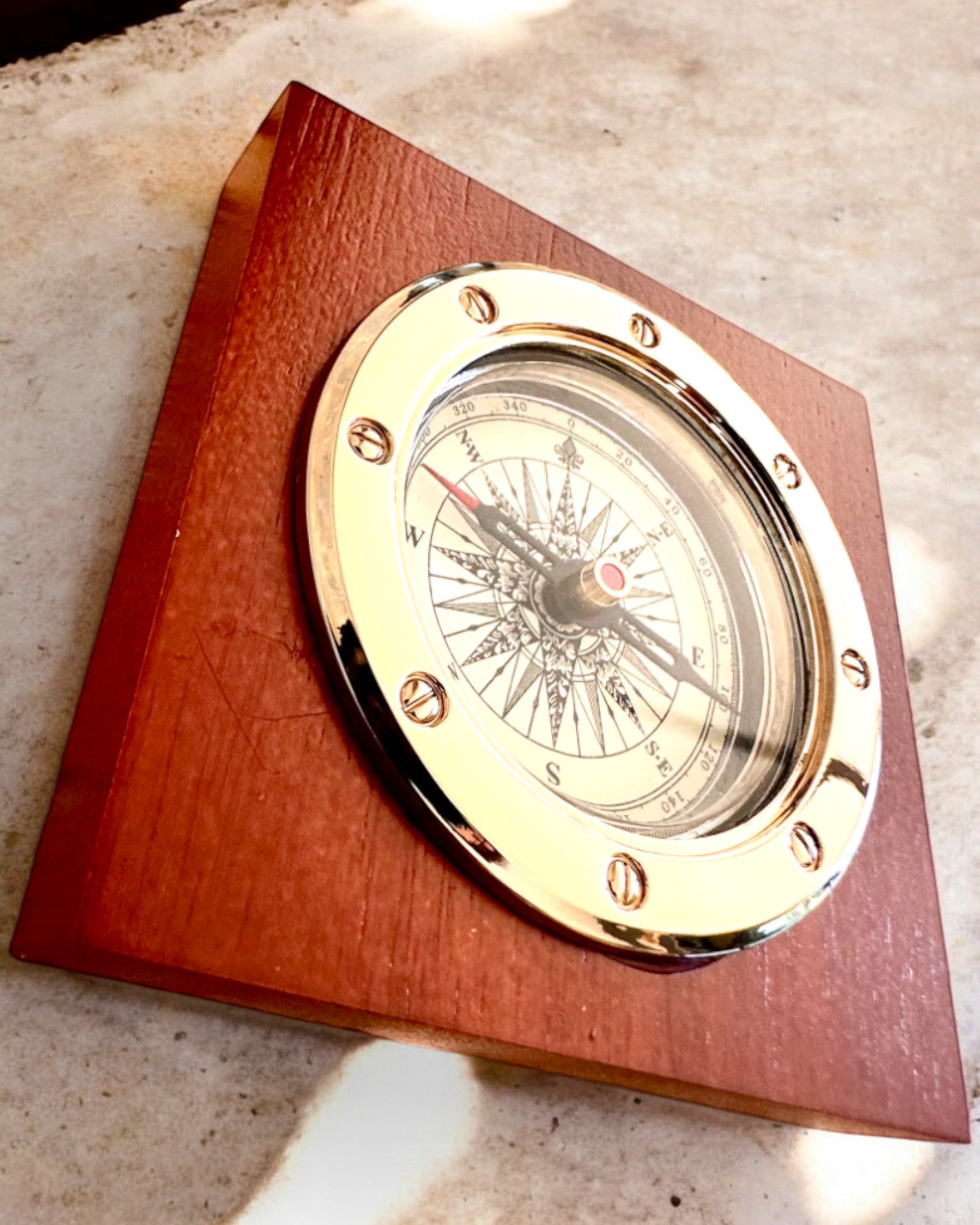 Compasso "Navigator2" - Eleganza Classica in Ottone e Legno, personalizzazione con incisione per un regalo