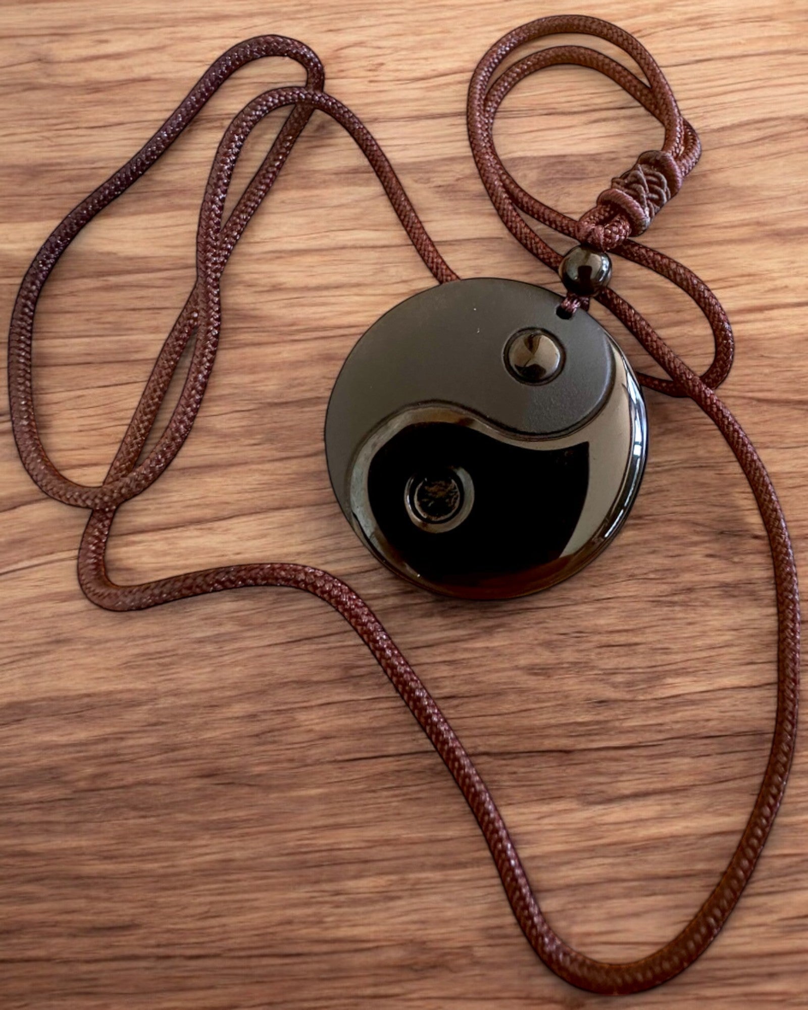 Collana Boho in Obsidiana Yin Yang Tai Chi, possibilità di personalizzazione con incisione per un regalo