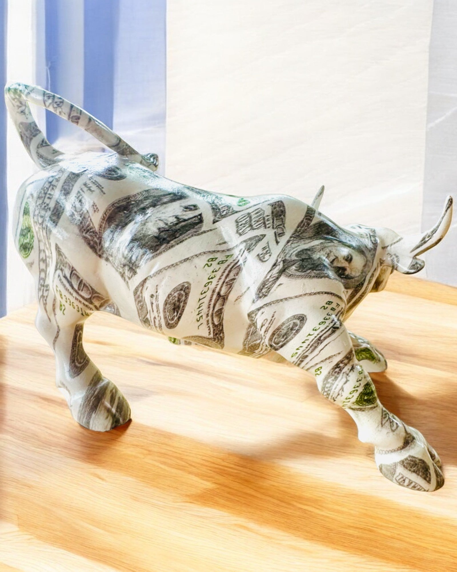 Scultura Toro Decorativo "BullArt" – Arte Unica con Opzione di Incisione - 4 varianti di colore, per un regalo personalizzato