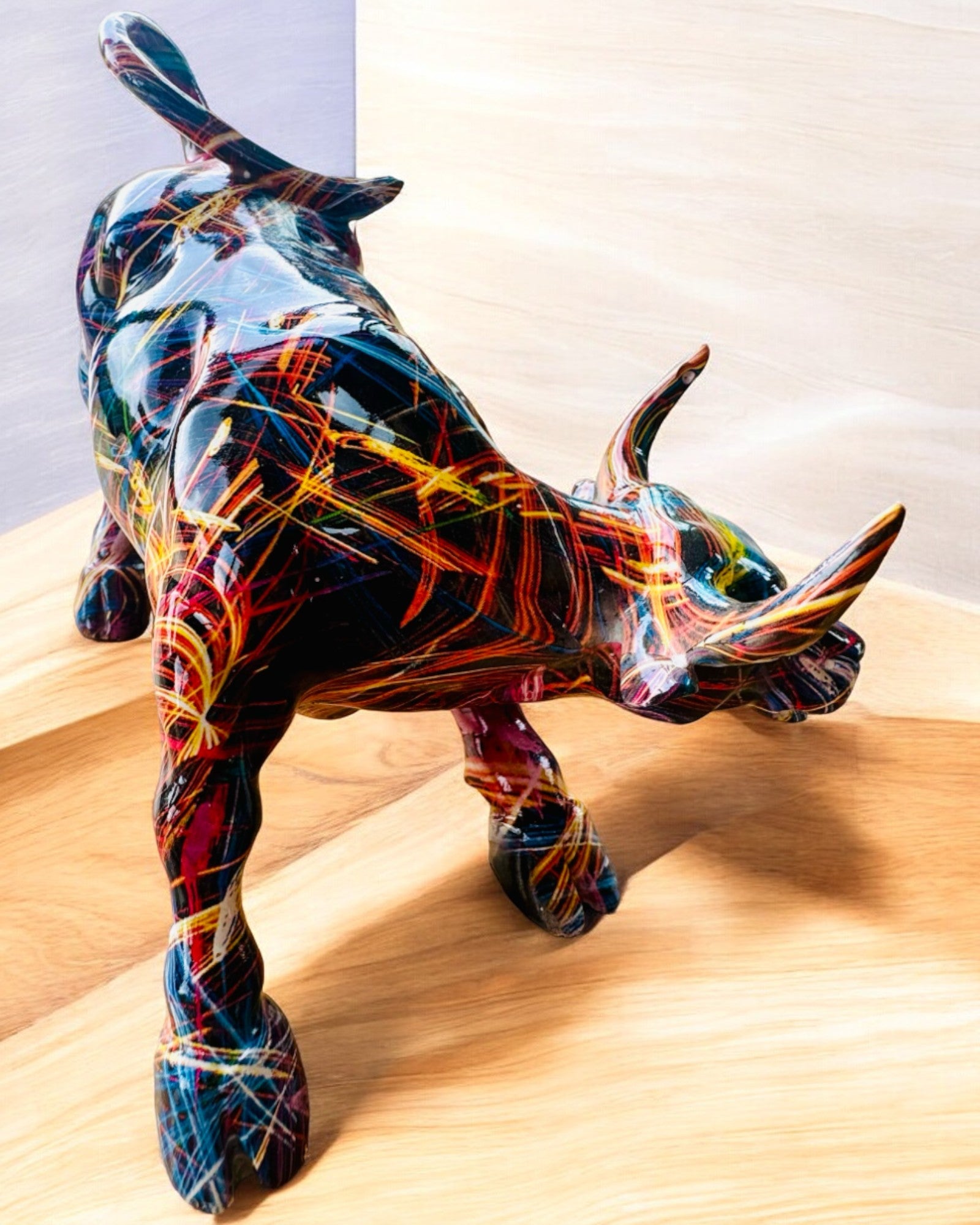 Scultura Toro Decorativo "BullArt" – Arte Unica con Opzione di Incisione - 4 varianti di colore, per un regalo personalizzato