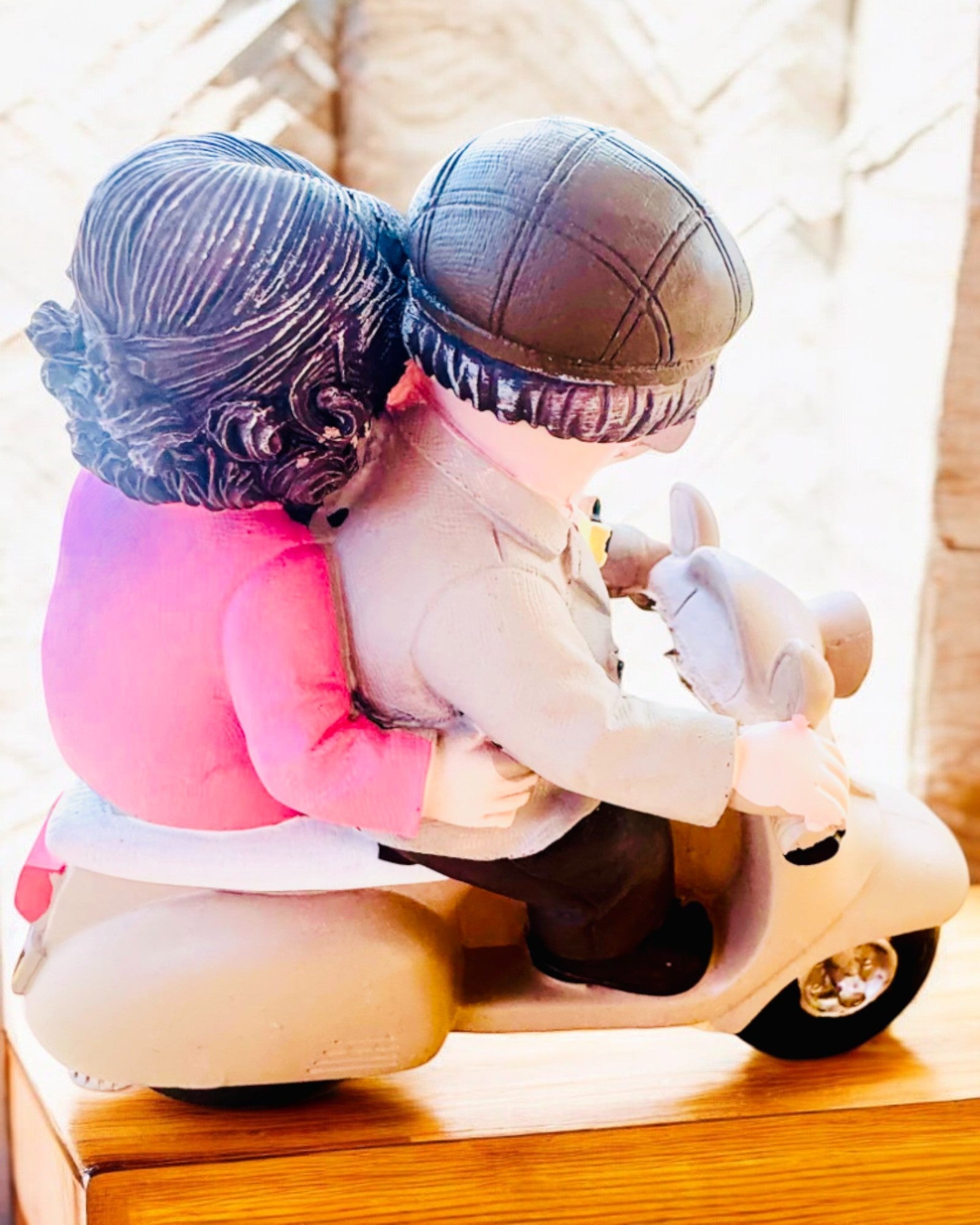 Figura decorativa Innamorati sullo scooter - personalizzazione con incisione per regalo