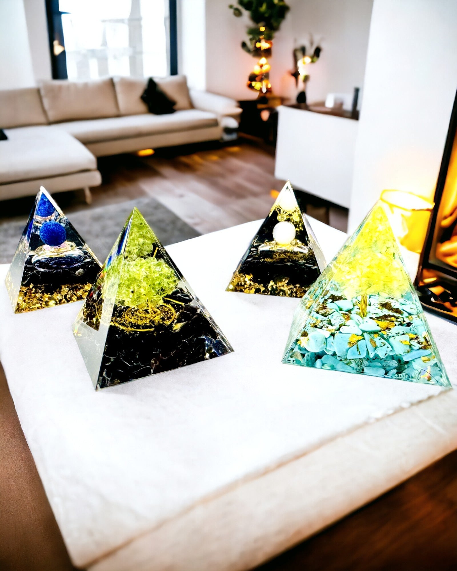 Piramide di Orgonite con Citrino e Turchese – Generatore di Energia Chakra, Strumento Reiki, Decorazione per Meditazione