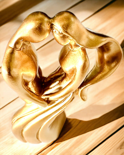 Scultura dell'Amore - "Passione Eterna" - Piccola Figura Decorativa di colore oro con Opzione di Incisione