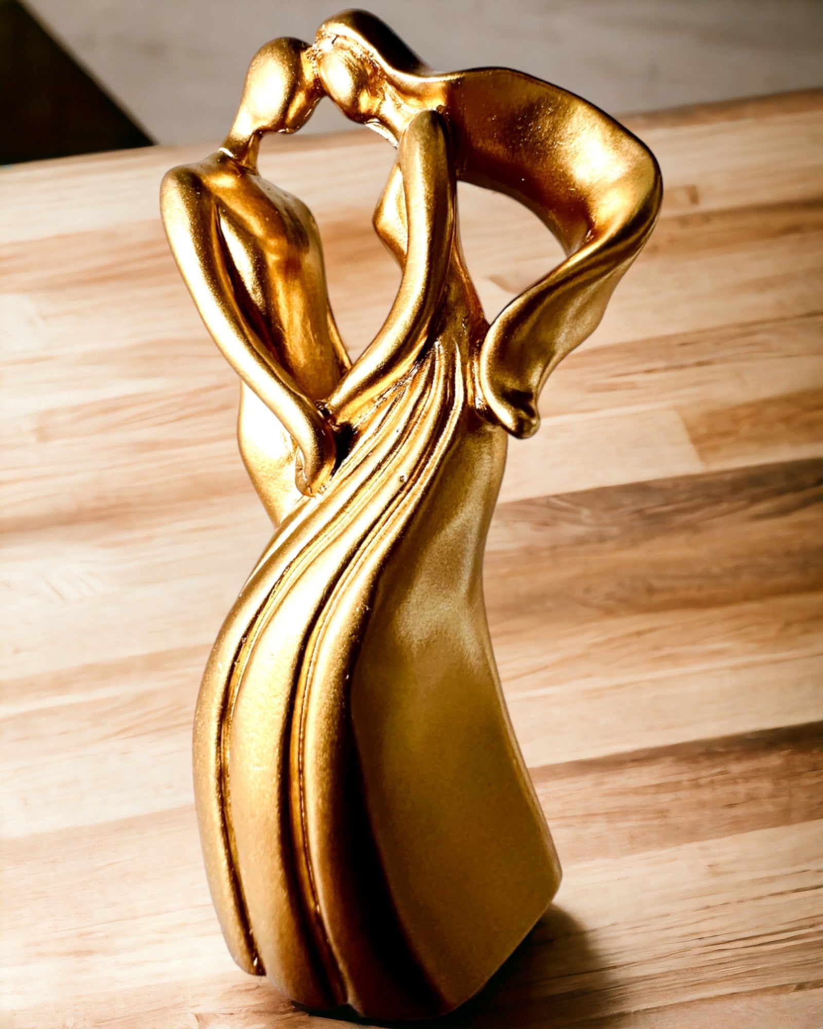 Scultura dell'Amore - "Passione Eterna" - Piccola Figura Decorativa di colore oro con Opzione di Incisione