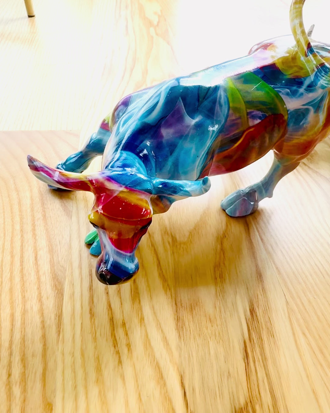 Scultura Toro Decorativo "BullArt" – Arte Unica con Opzione di Incisione - 4 varianti di colore, per un regalo personalizzato