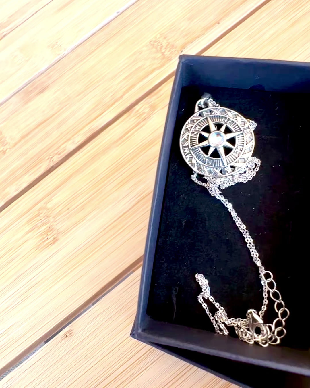 Amuleto di Viaggio Astrale – Collana d'Argento con Incisione, personalizzazione per regalo