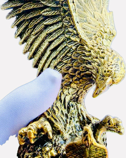 Aquila Reale – Figurina Decorativa in Resina con Opzione di Incisione